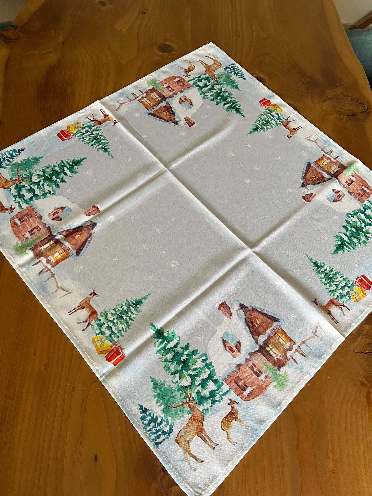 Christmas Village Table Cloth 84x84cm