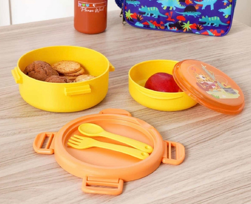 Lunch Box in Yellow