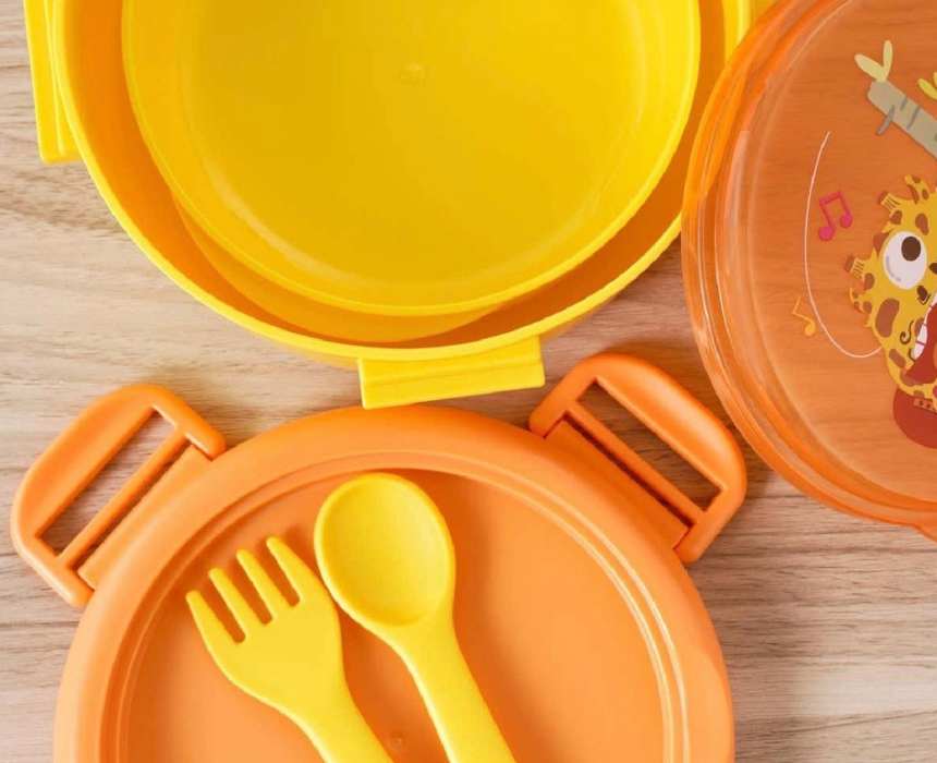 Lunch Box in Yellow