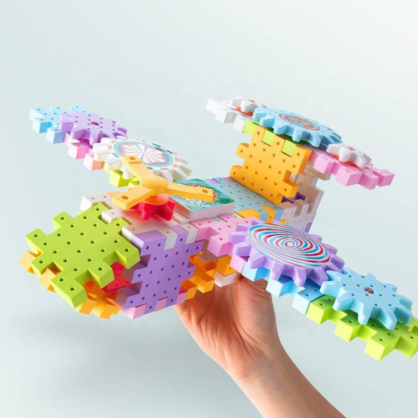 203 pieces, including gears, blocks, and magnetic puzzle