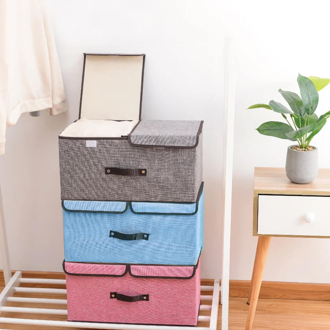 Storage boxes with lids, dividers and handles in grey, blue amd pink color