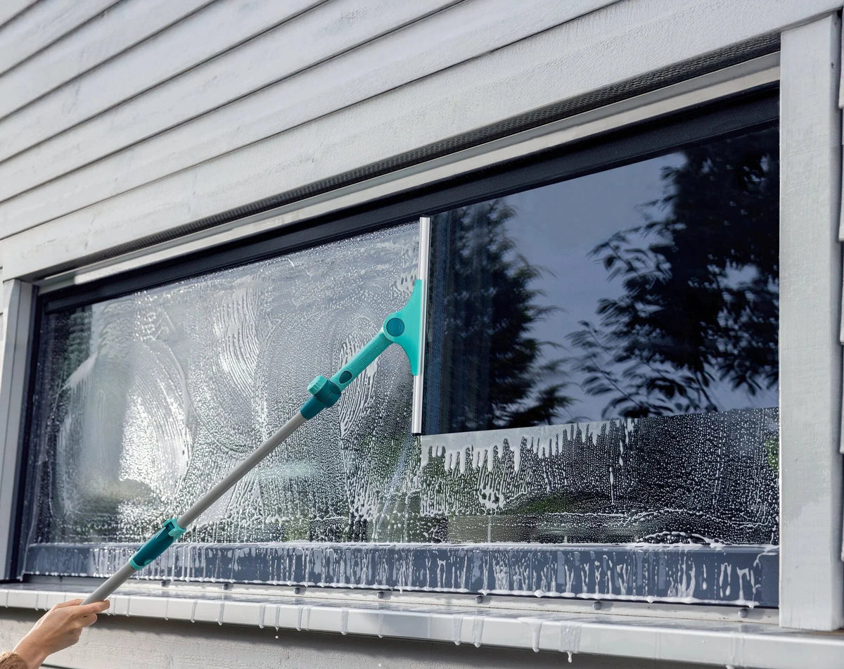2in1 XL Telescopic Window Squeegee Home cleaning 2in1 XL Telescopic Window Squeegee 2in1 XL Telescopic Window Squeegee LEIFHEIT