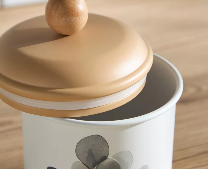 Canister