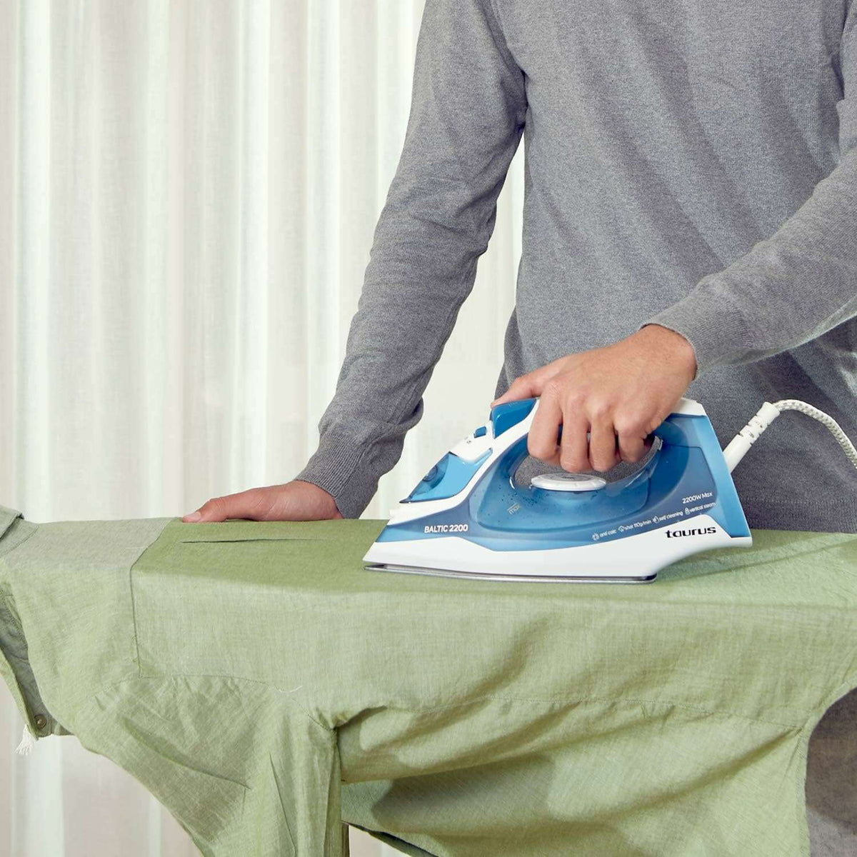 Steam Iron - BALTIC 2200W White Blue Ironing Machine Steam Iron - BALTIC 2200W White Blue Steam Iron - BALTIC 2200W White Blue Taurus