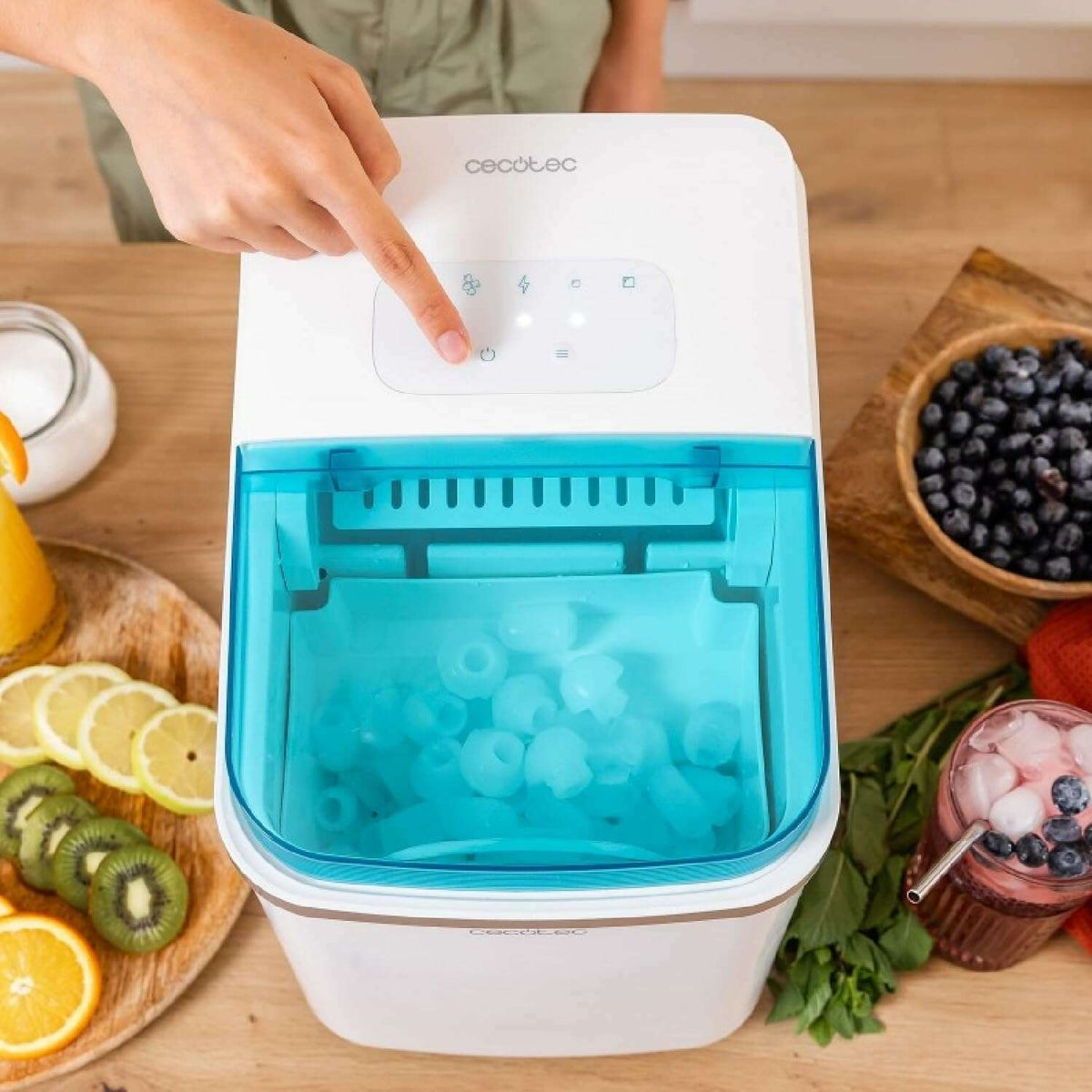 Chillin' Ice Maker 1200-  105 W Ice Makers Chillin' Ice Maker 1200-  105 W Chillin' Ice Maker 1200-  105 W Cecotec