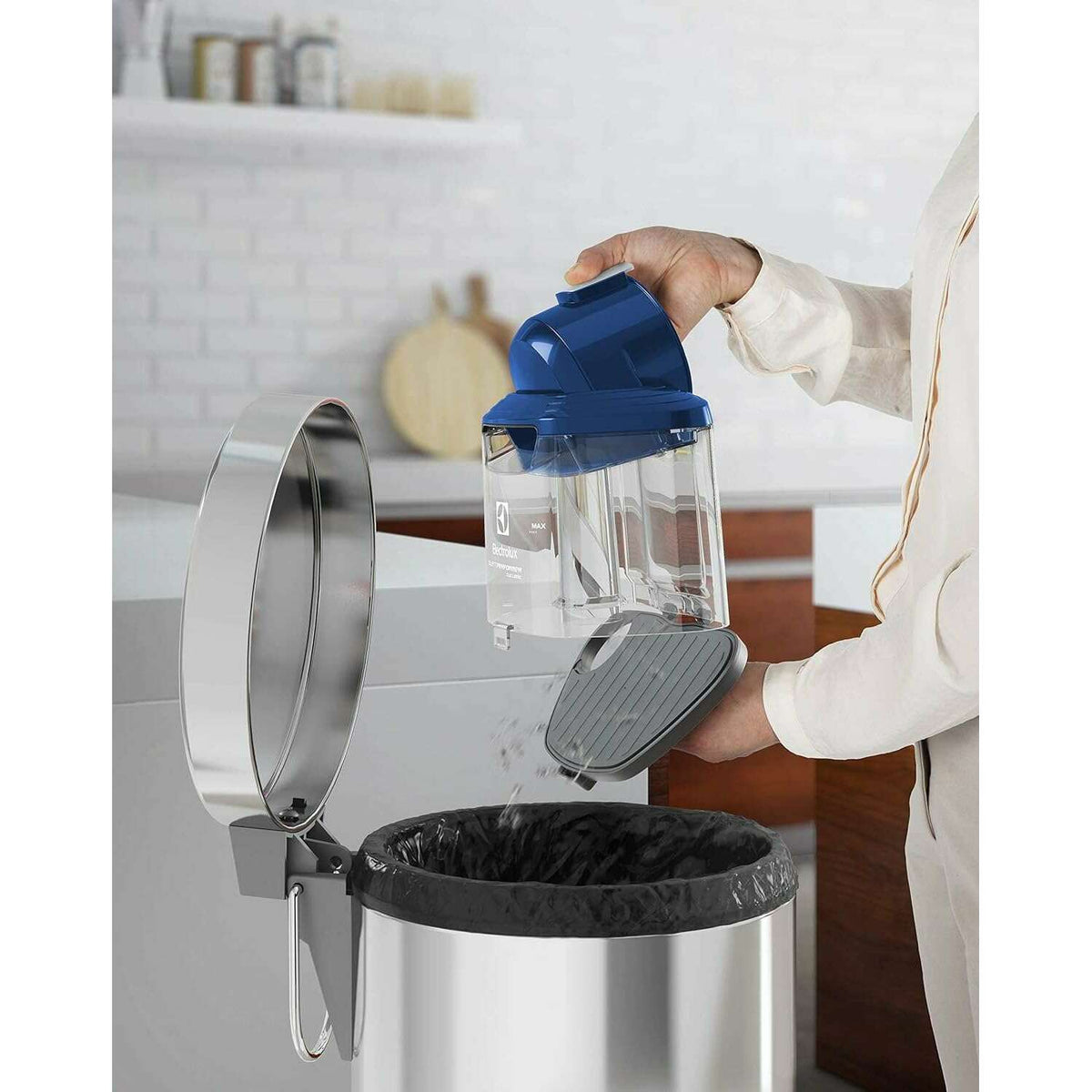 1.4L, 2000W Vacuum Cleaner Vacuum Cleaner 1.4L, 2000W Vacuum Cleaner 1.4L, 2000W Vacuum Cleaner ElectroLux