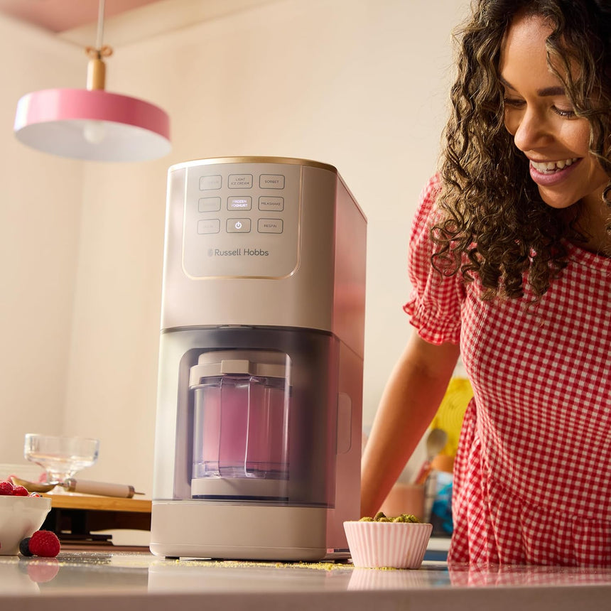 Chilluxe™ Ice Cream Maker 800W Ice Cream Makers Chilluxe™ Ice Cream Maker 800W Chilluxe™ Ice Cream Maker 800W Russell Hobbs