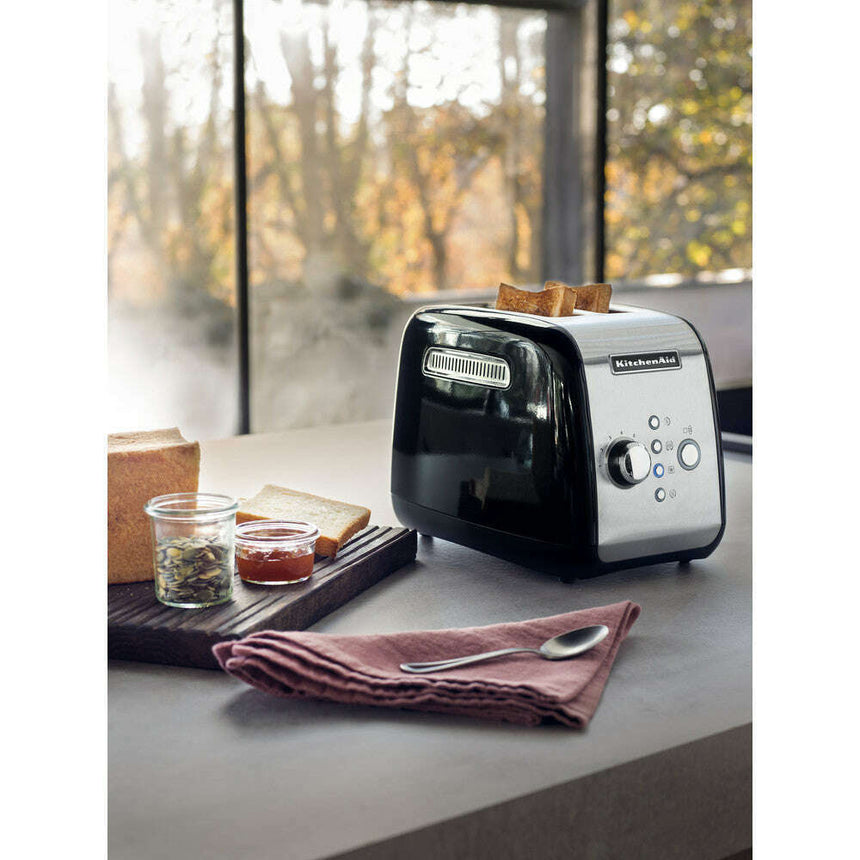 2-Slot Toaster, 1100W Toasters 2-Slot Toaster, 1100W 2-Slot Toaster, 1100W KitchenAid