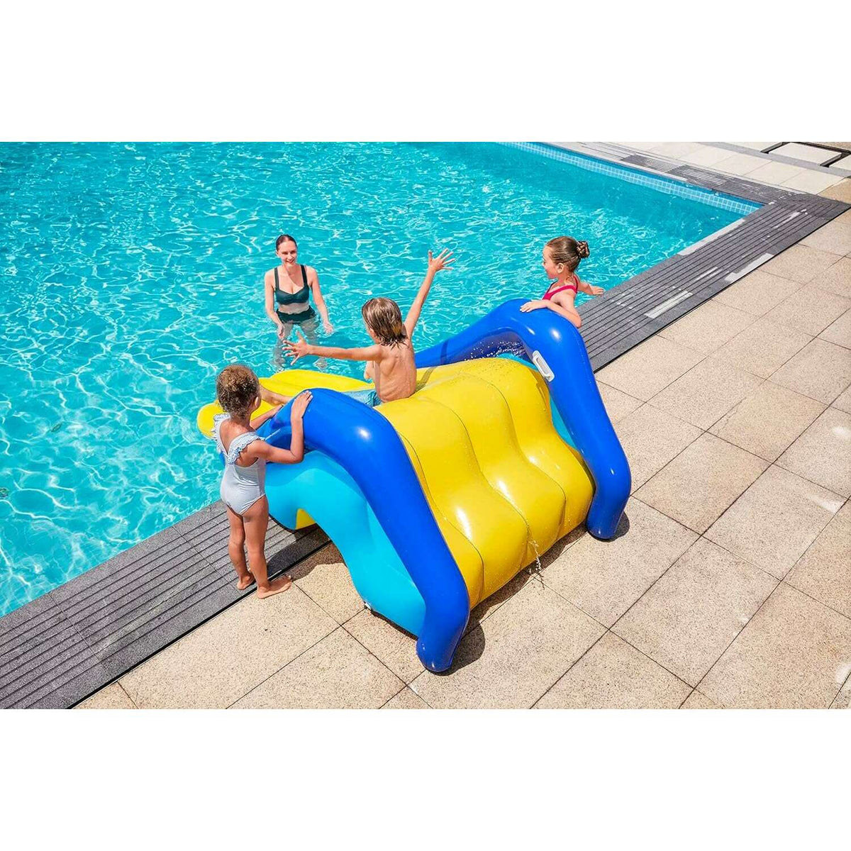 Giant Pool Water Slide 247x124x100cm pool accessories Giant Pool Water Slide 247x124x100cm Giant Pool Water Slide 247x124x100cm Bestway