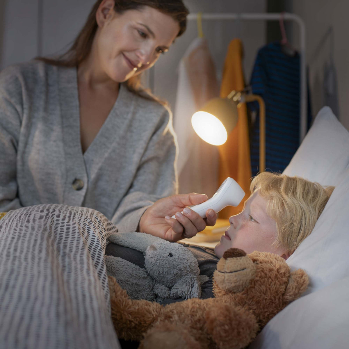 Sensian™ 3 - No Touch 3-in-1 Temperature Indicator thermometer Sensian™ 3 - No Touch 3-in-1 Temperature Indicator Sensian™ 3 - No Touch 3-in-1 Temperature Indicator Braun