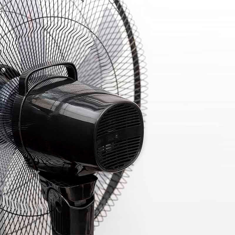 Stand Fan 18″ with Remote Control 65W Fan Stand Fan 18″ with Remote Control 65W Stand Fan 18″ with Remote Control 65W Frigidaire