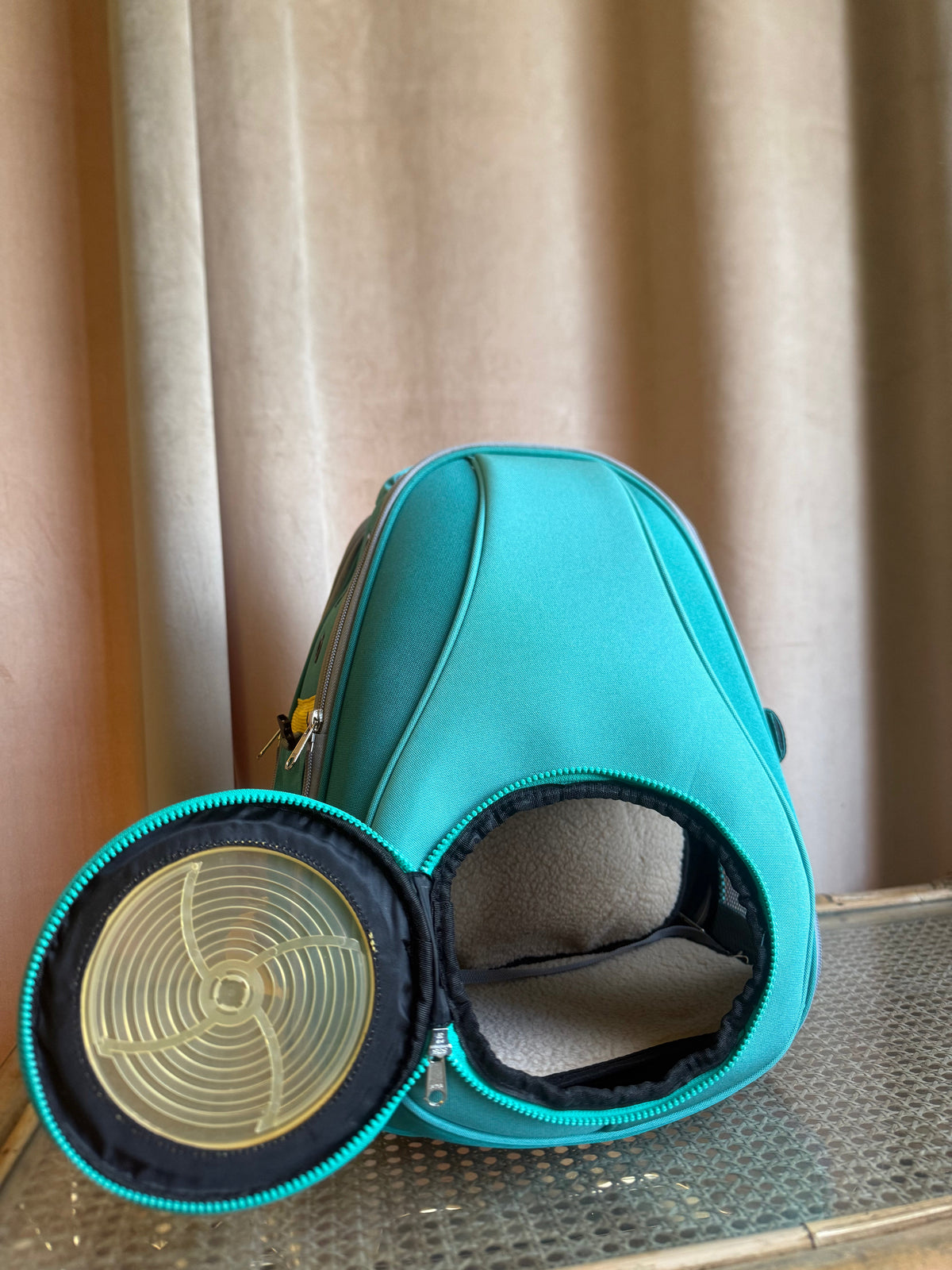 Pet Backpack with Ventilation & Expandable Tent (Bag)