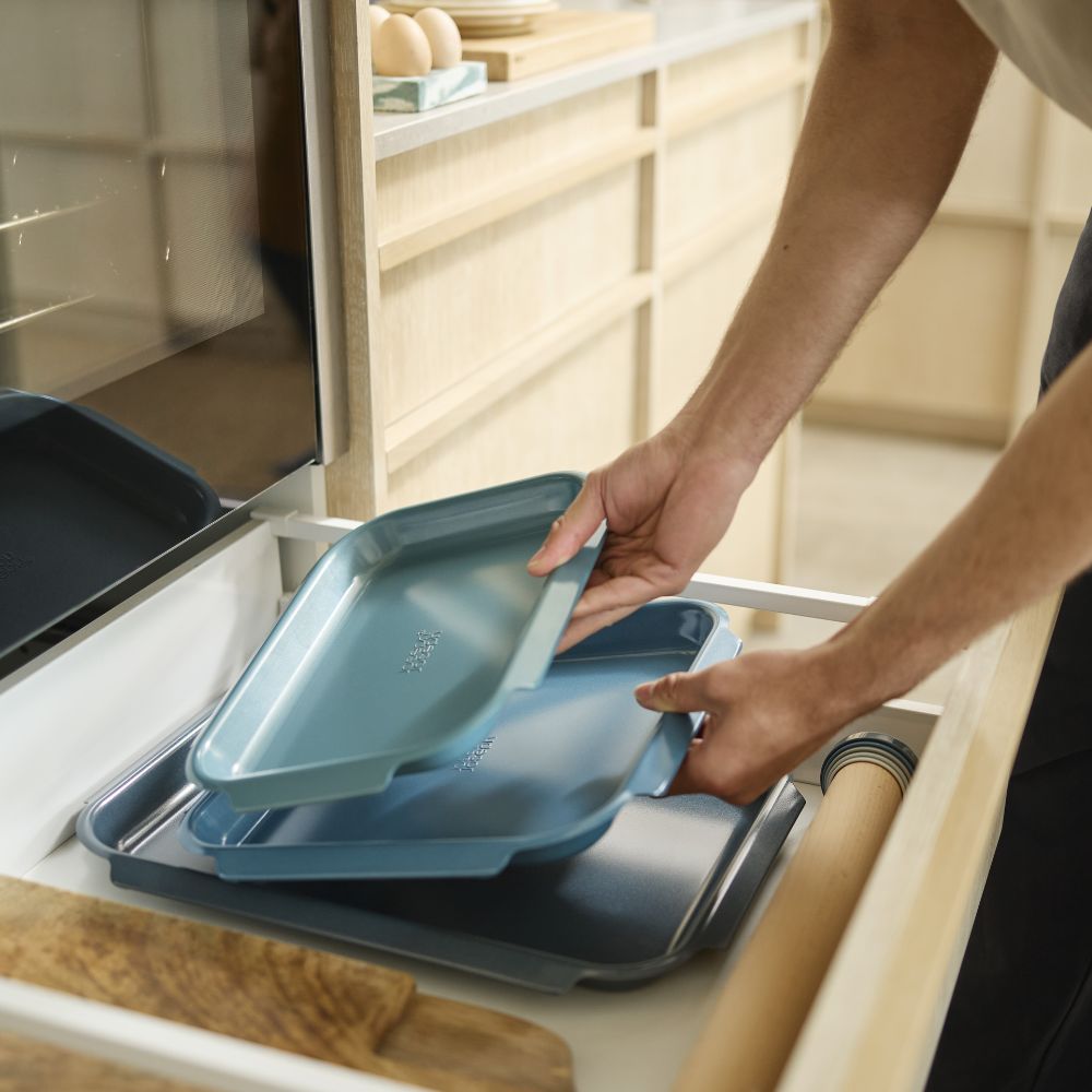 Nest™ Bake Non-Stick 3-piece Blue Baking Tray Set baking tray Nest™ Bake Non-Stick 3-piece Blue Baking Tray Set Nest™ Bake Non-Stick 3-piece Blue Baking Tray Set Joseph Joseph