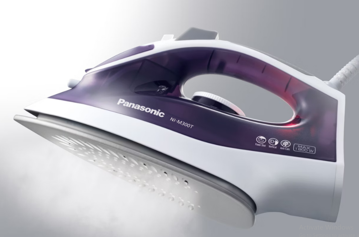 Panasonic Light & Easy- 1800W (NI-M300T)