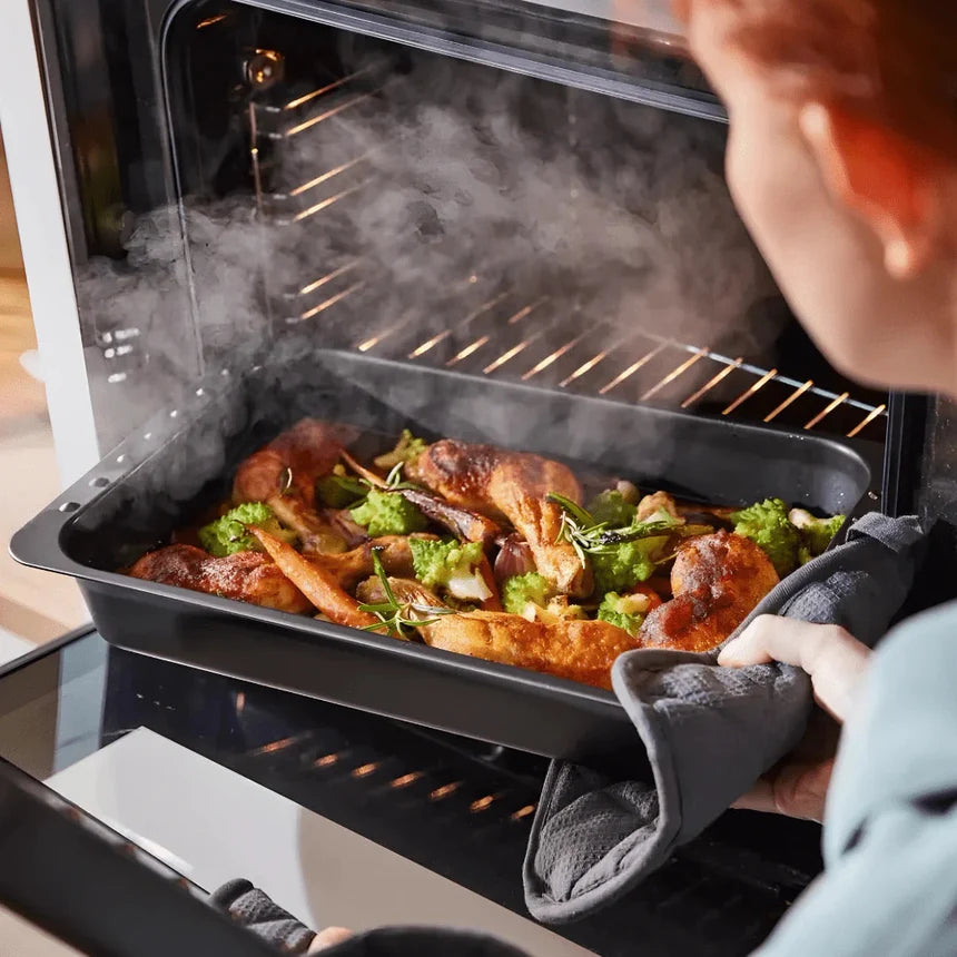 Oven Dish Set -    2  Non-Stick Roasting Tins With Spatula Outlet Oven Dish Set -    2  Non-Stick Roasting Tins With Spatula Oven Dish Set -    2  Non-Stick Roasting Tins With Spatula Livarno Living