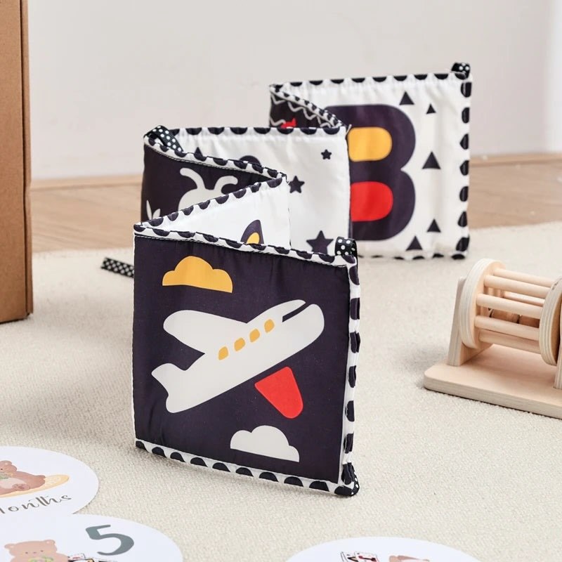 Newborn Montessori Education Set