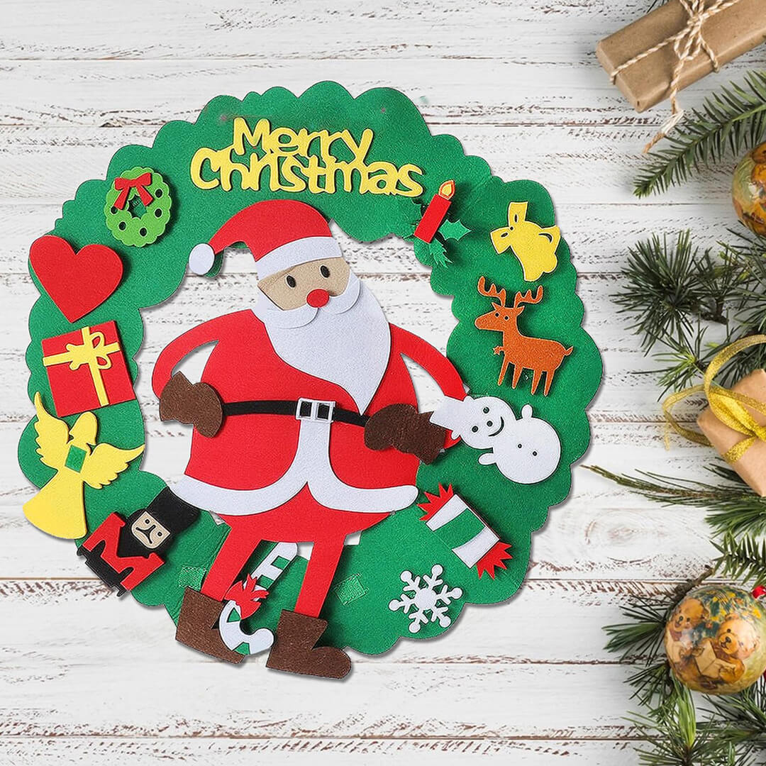 Felt Christmas wreath with 12 removable festive ornaments