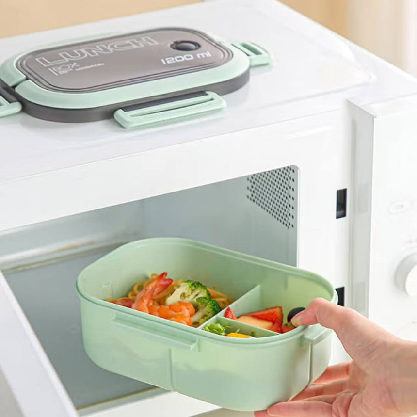 Microwavable bento lunch box with upper snack tray
