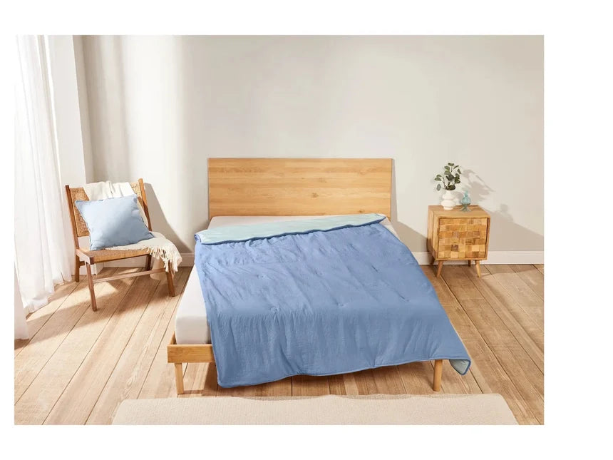 Reversible Freeze blanket, 140 x 200 cm Outlet Reversible Freeze blanket, 140 x 200 cm Reversible Freeze blanket, 140 x 200 cm LivarnoHome