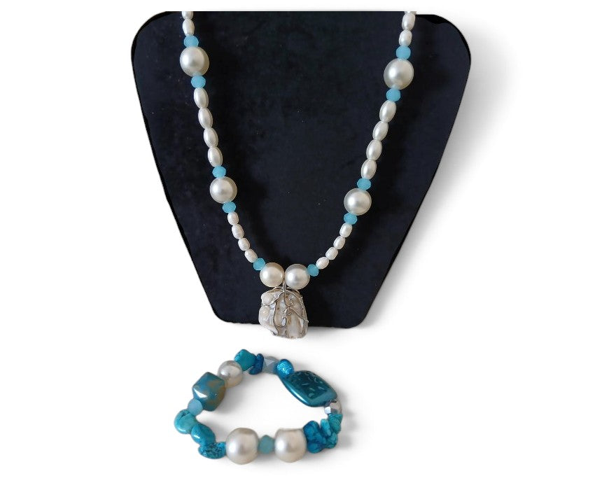 Women's Homemade Pearl Jewelry Necklace and Bracelet Set