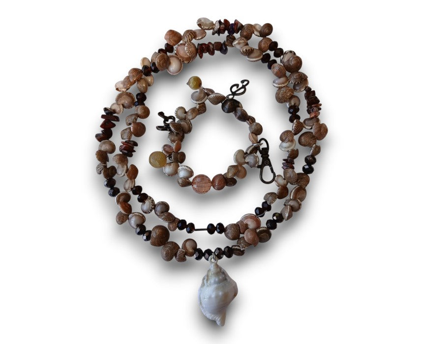 Sea Shell N Necklace And Bracelet Set
