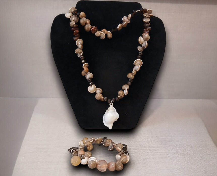 The Shell N. Necklace And Bracelet Set