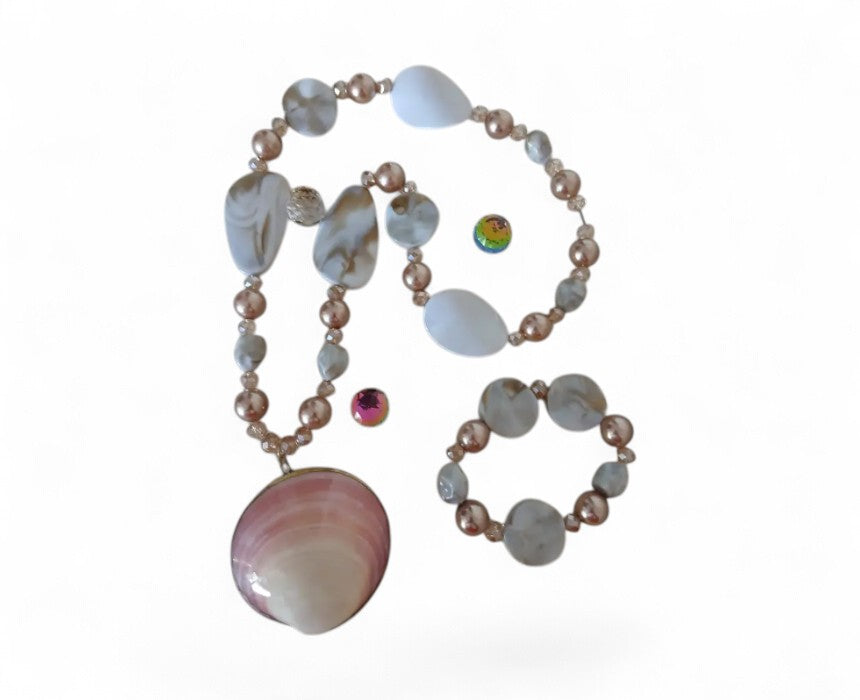 Beige Gray Shell Necklace Bracelet Set