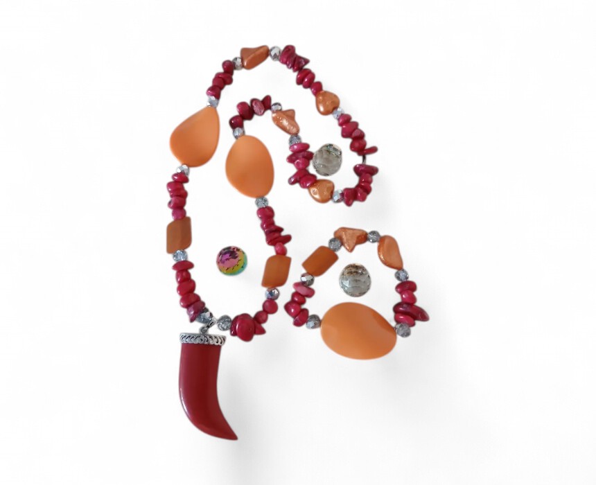 Red Dirk Handmade Necklace and Bracelet