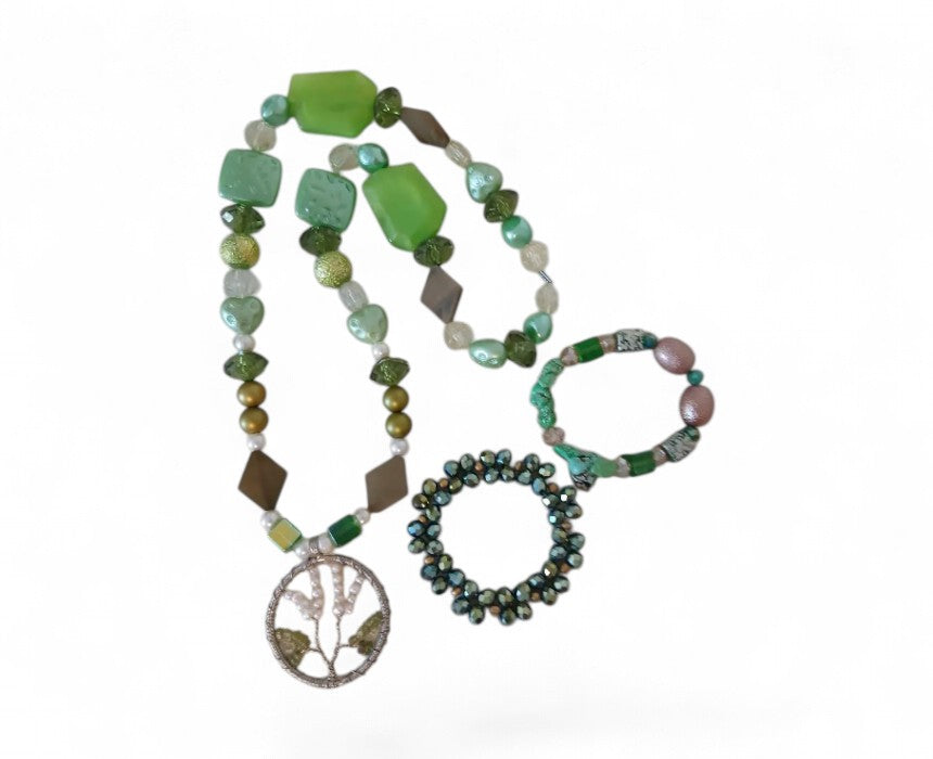 The Circular Green Tree Handmade Necklace Bracelet Set
