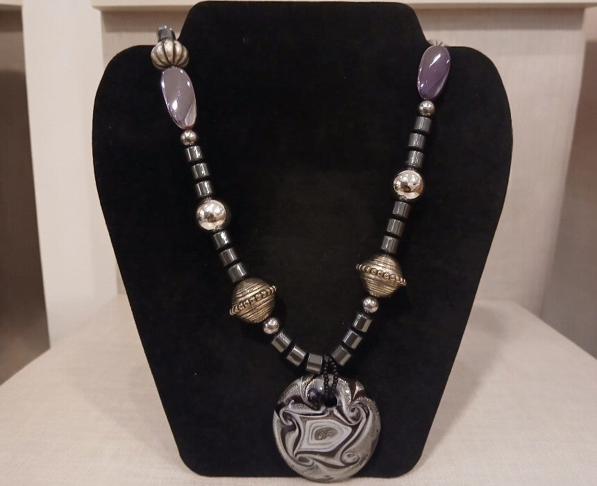 Hematite N. Hand-Poured Stone Necklace