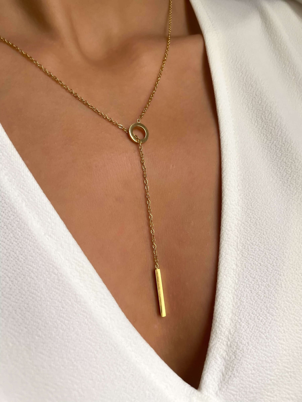 Long necklace with Circle
