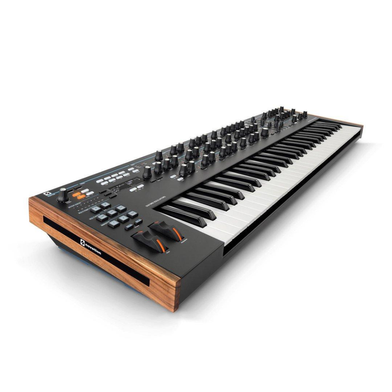 Novation Summit – 16-Voice Bi-Timbral Synthesizer