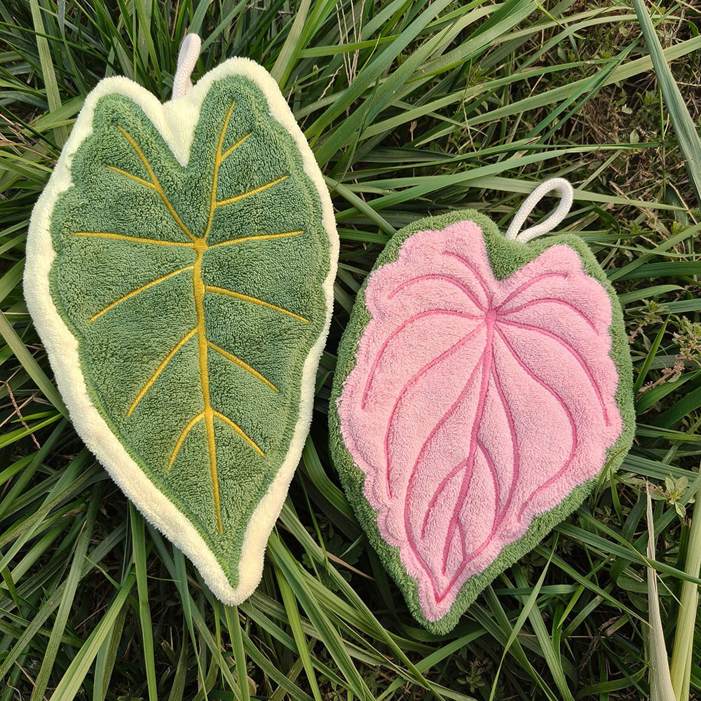 Cute Leaf Microfiber Hanging Hand Towel – 26 × 18 cm