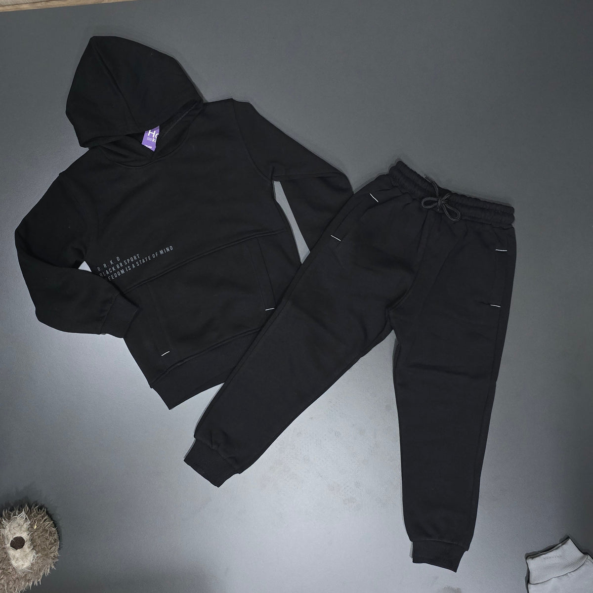 Warm Black Boys’ Outfit / 6Y