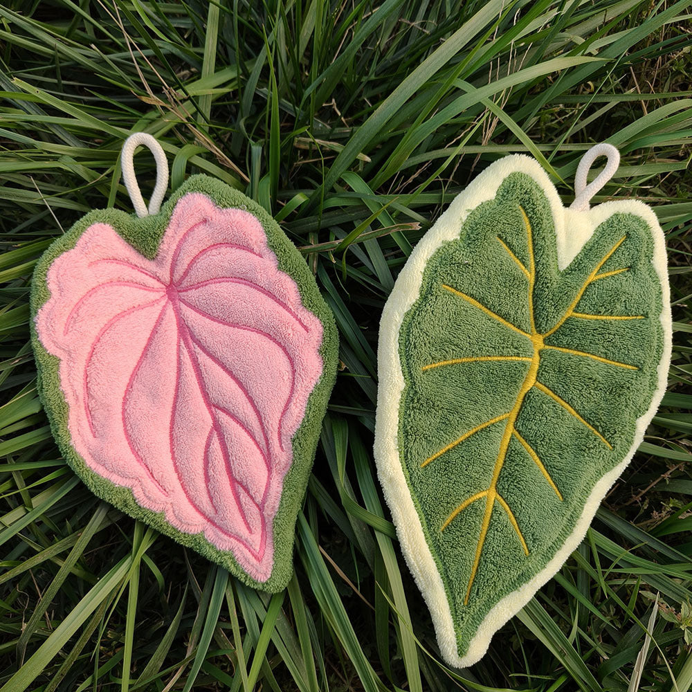 Cute Leaf Microfiber Hanging Hand Towel – 26 × 18 cm