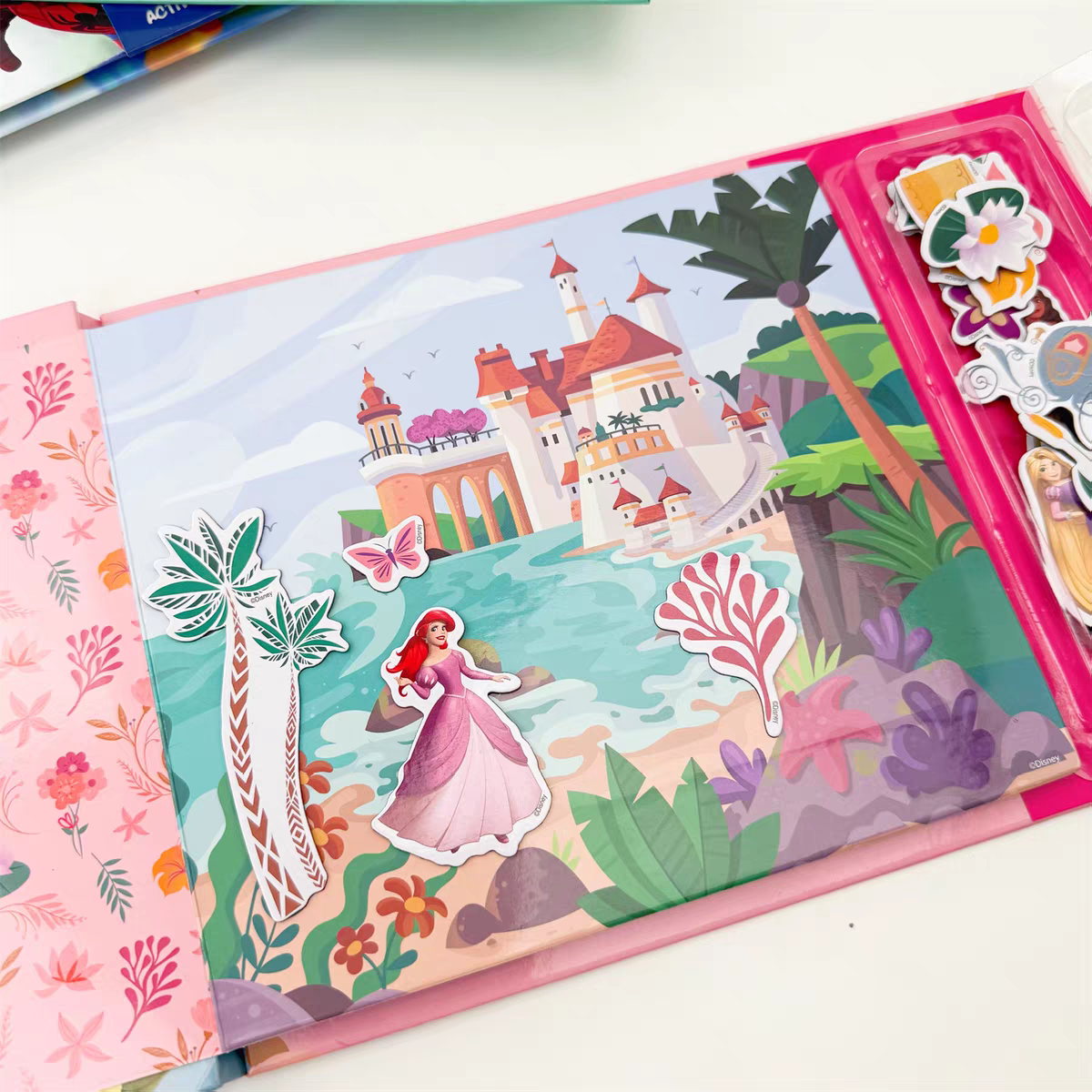 Disney Magnetic Activity Set 27x18.5cm