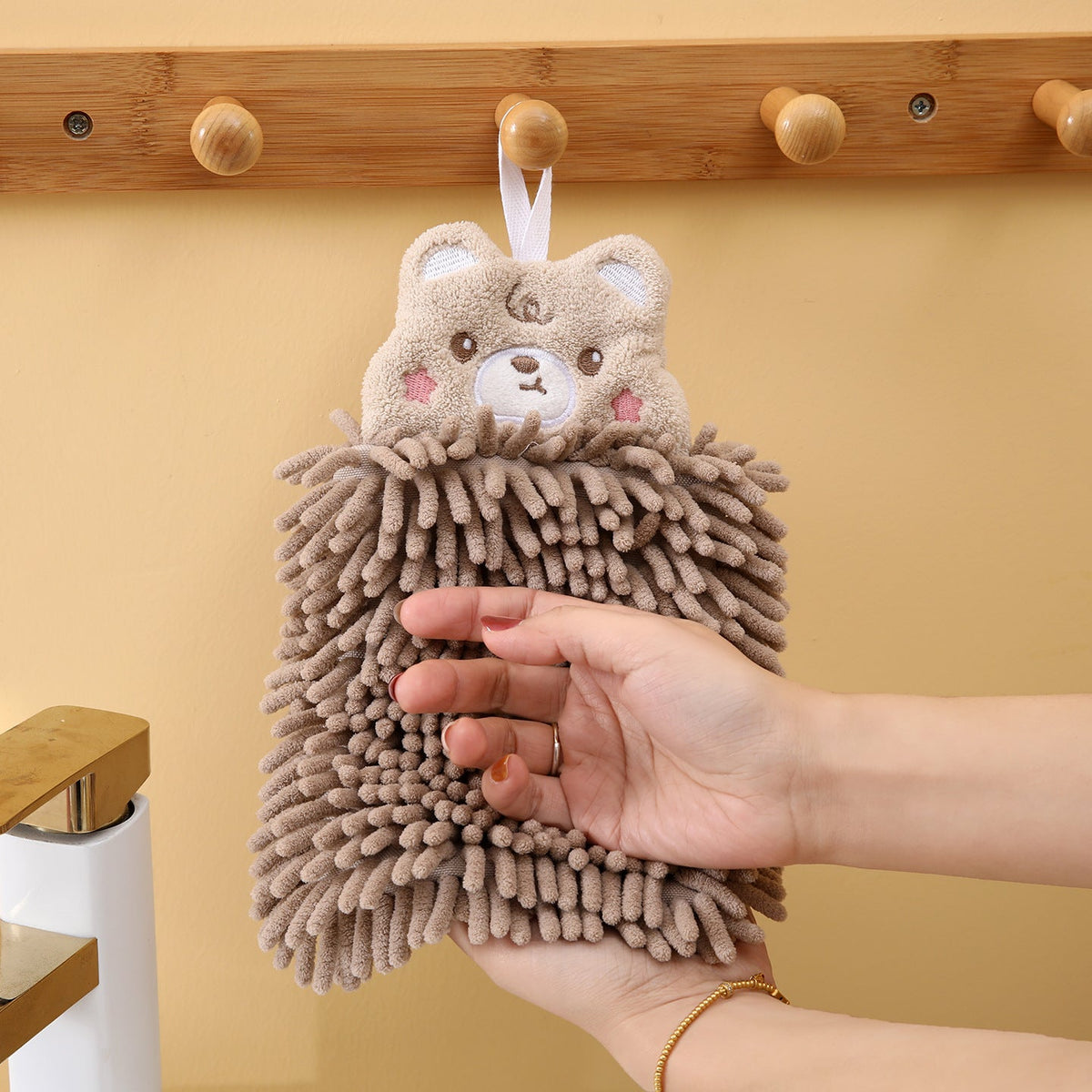 Cute Animal Chenille Hanging Hand Towel – 28 × 18 cm