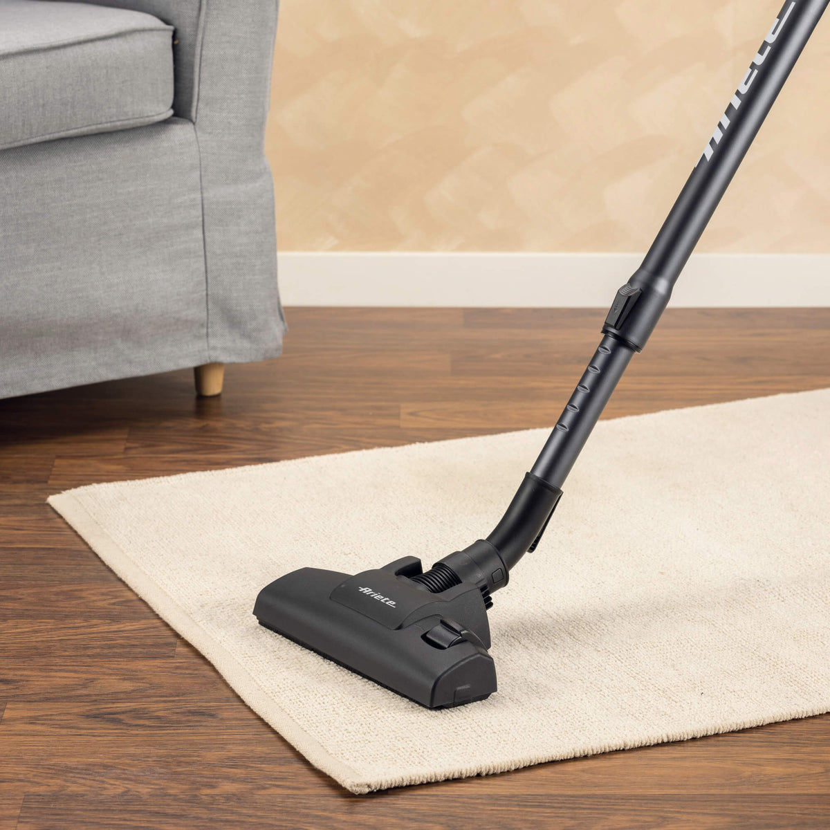 Handy Force One - Vacuum Cleaner Vacuum Cleaner Handy Force One - Vacuum Cleaner Handy Force One - Vacuum Cleaner Ariete