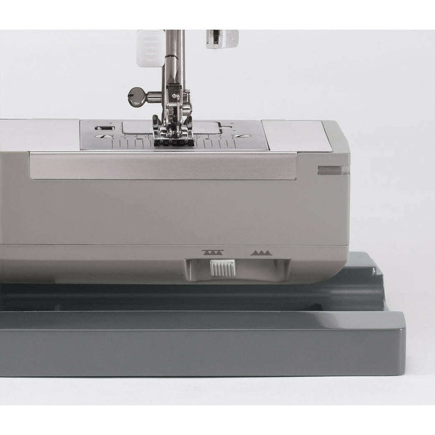 Heavy Duty™ Sewing Machine Sewing Machine Heavy Duty™ Sewing Machine Heavy Duty™ Sewing Machine SINGER