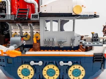 Treasure Hunt Steamship Building Bricks Set, 2500 Pieces
