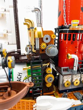 Treasure Hunt Steamship Building Bricks Set, 2500 Pieces