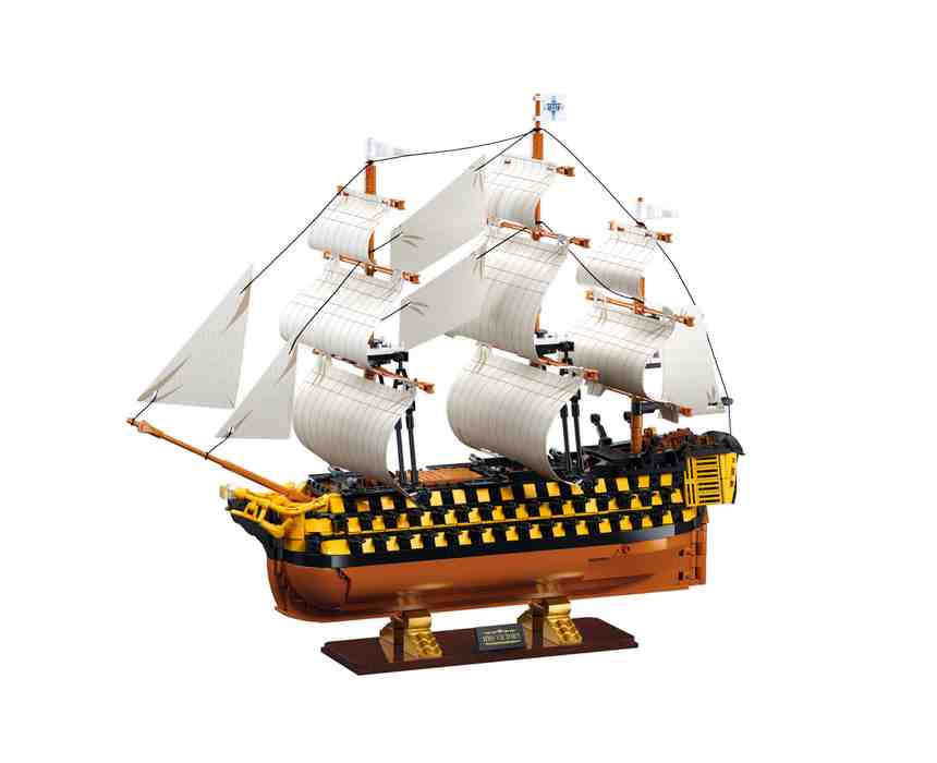 Sluban HMS Victory Sailing Ship Building Bricks, 1075 Pieces