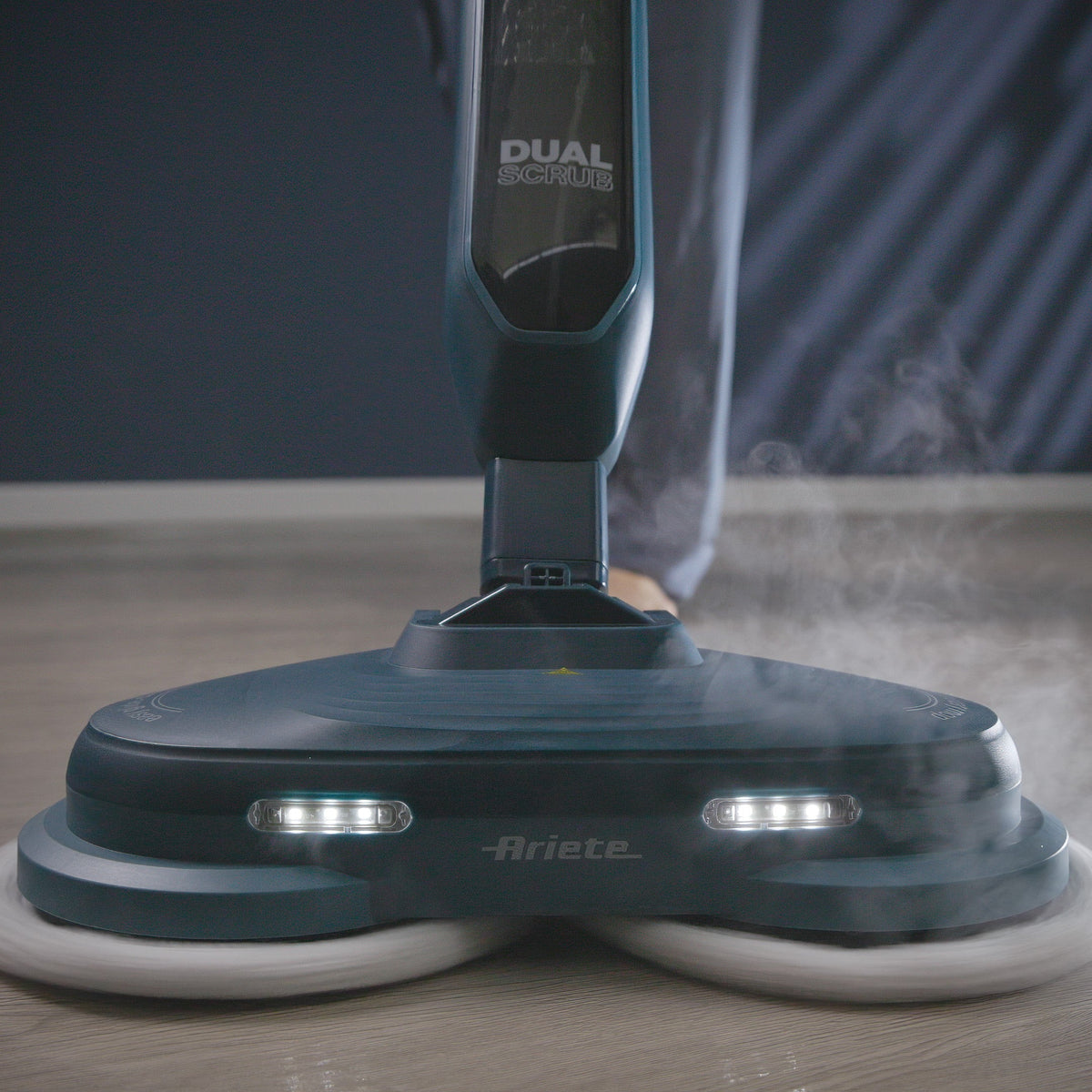 1200W  Steam Mop With Rotating Brush Steam Cleaner 1200W  Steam Mop With Rotating Brush 1200W  Steam Mop With Rotating Brush Ariete